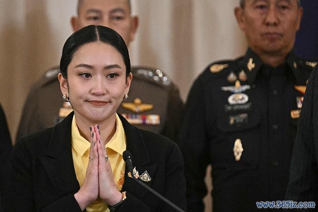 6月19日，佩通坦召开记者会，就通话音频遭袒露一事致歉 视觉中国